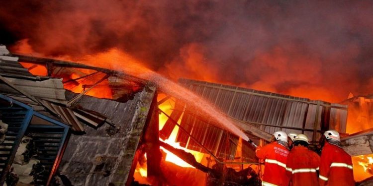 Puluhan Rumah di Samarinda Hangus Terbakar, Masjid Bersejarah Nyaris Ludes