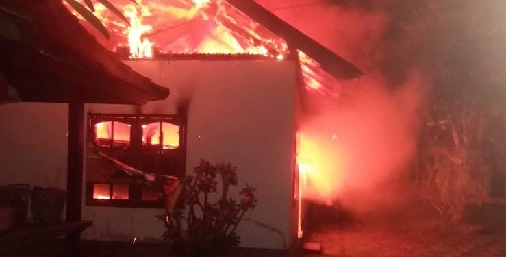 Dua Rumah Dinas Yonzikon Jagakarsa Terbakar, 11 Unit Damkar Dikerahkan