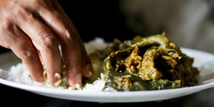 7 Kebiasaan Unik Yang Cuma Ada Di Indonesia