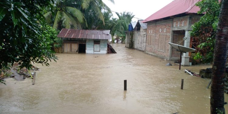 Puluhan Rumah Di Dumoga Terendam Banjir