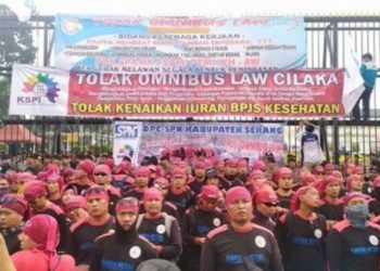 Hari Ini, Buruh Demo Besar-besaran Tolak PHK dan RUU Cilaka