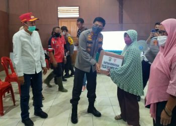 Kunjungi Bolsel, Lumowa Serahkan Bantuan Kemanusiaan