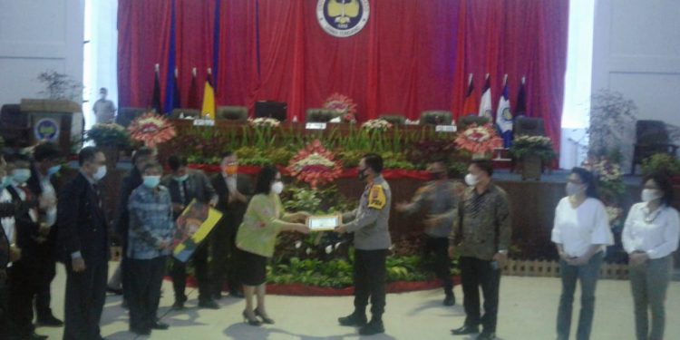 Kapolda Sulut Berikan Kuliah Umum di Unima Tondano, Ajak Mahasiswa Baru Jadi Agen Perubahan