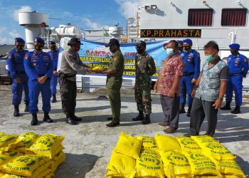 Laksanakan Sambang Nusa di Pulau Kawaluso, Tim Polairud Baharkam Polri Bantu Warga
