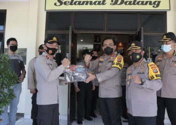 Sidak Polsek Tomohon Utara, Ini Pesan Kapolda Sulut Kepada Anggota
