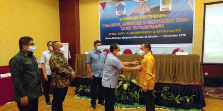 Pahami e-Government dan Etika Politik,25 Anggota DPRD Kotamobagu Ikut Bimtek