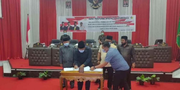 DPRD Kotamobagu Tetapkan Perda Perubahan APBD 2020