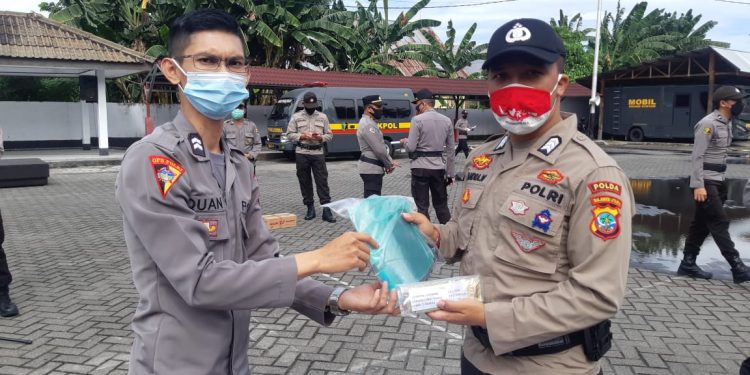 Jelang Serpas ke Jajaran, Personel Polda Sulut Dibekali APD dan Vitamin