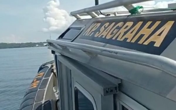 KP Sagraha Ditpolairud Polda Sulut Kawal Distribusi Logistik Pilkada ke Wilayah Kepulauan Minut