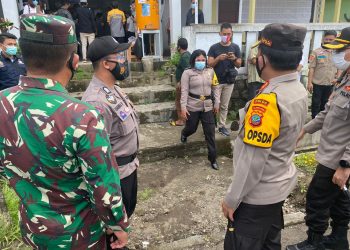 Kapolda Sulut Bersama Forkopimda Pantau Pemungutan Suara Pilkada Serentak 2020 di Minsel