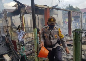 Damkar Tak Kunjung Datang, 2 Rumah Di Bangunan Wuwuk Habis Terbakar