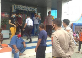 Tak Patuhi Protkes, Nasabah BRI Kotamobagu Dibubarkan Polisi