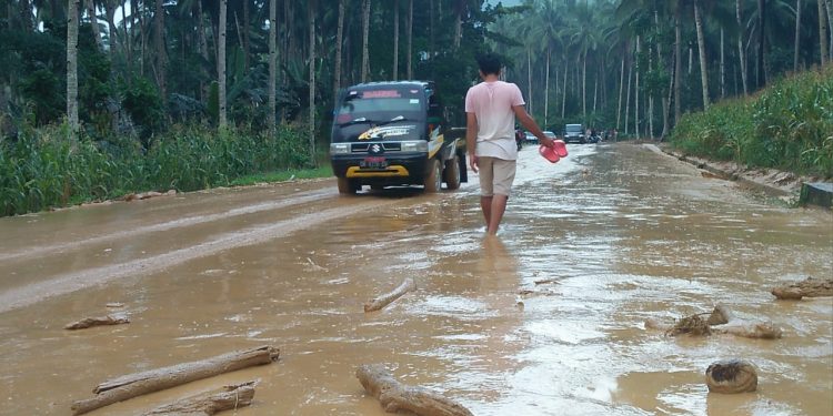 Banjir Lumpur Landa Desa Bakan di Bolmong