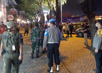 Tak Patuhi ProtKes, Warga Manado Kenak Teguran Ratusan Aparat Gabungan