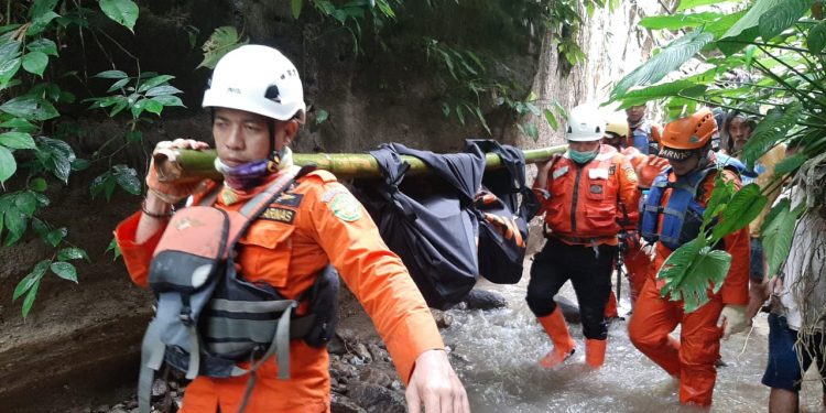 Bocah 8 Tahun yang Hilang Terbawa Arus Drainase Ditemukan Meninggal Dunia