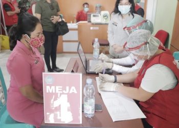 Suntikan Kedua, Ketua Bhayangkari Sulut Ajak Warga Dukung Program Vaksinasi Nasional