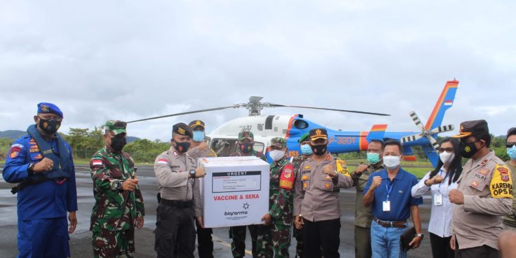 Diangkut Helikopter Polri, Vaksin Covid-19 Tiba di Talaud
