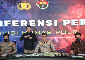 Humas Polri Libatkan Juru Bahasa Isyarat Dalam Setiap Konferensi Pers