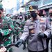 Pantau Prokes, Panglima TNI dan Kapolri Bagikan Masker di Pasar Tanah Abang