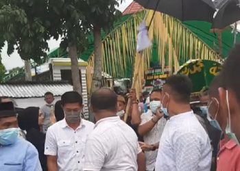 Bukti Beliau Orang Baik, Ribuan Pelayat Hantar Jenazah AKM