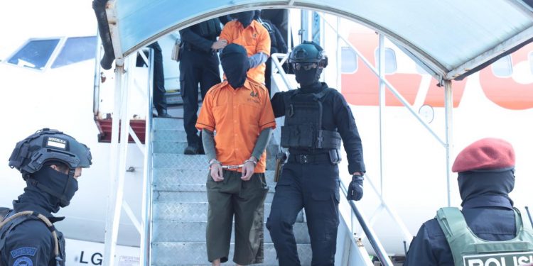 26 Terduga Teroris Yang Diterbangkan Dari Makassar Ditahan Di Cikeas