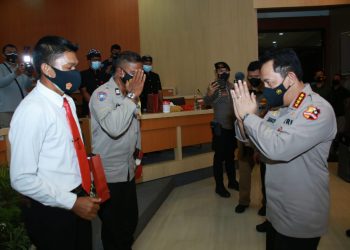 Kapolri Berikan 2 Personel Polda Bali yang Berprestasi