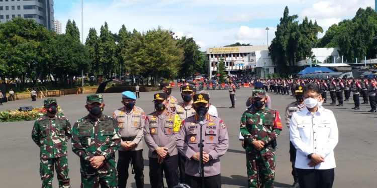 Kapolri Lepas 40.366 Bhabinkamtimas Sebagai Tracer Penyebaran Covid-19