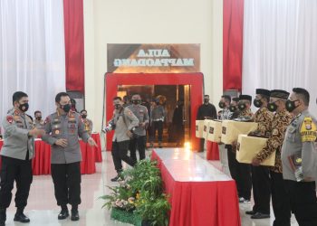 Kapolri Beri Reward Dua Anggota Polda Sulsel Sekolah Inspektur Polisi