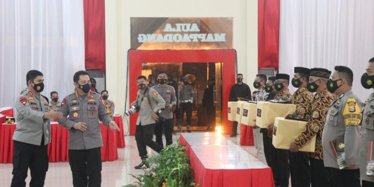 Kapolri Beri Reward Dua Anggota Polda Sulsel Sekolah Inspektur Polisi