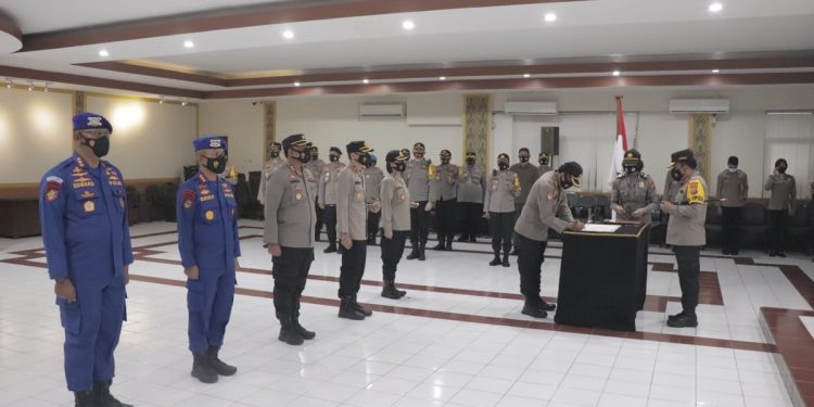 Kapolda Sulut Pimpin Pelantikan Karo Rena, Sertijab Dirpolairud dan Dua Kapolres Jajaran