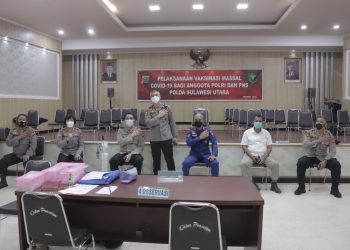 Personel Polda Sulut Jalani Vaksinasi Covid-19 Tahap Pertama