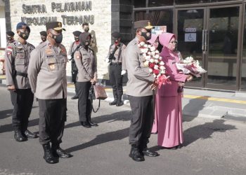 Tiba di Mapolda Sulut, Kapolda Irjen Pol Nana Sudjana Terima Laporan Kesatuan