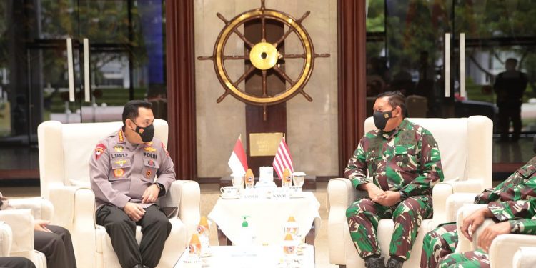 Kapolri dan KSAL Sepakat Tingkatkan Kerjasama Keamanan Perairan Laut