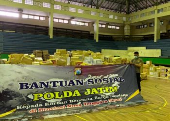 Polda Bali Distribusikan Bantuan Empat Polda Untuk Korban Banjir Bandang NTT