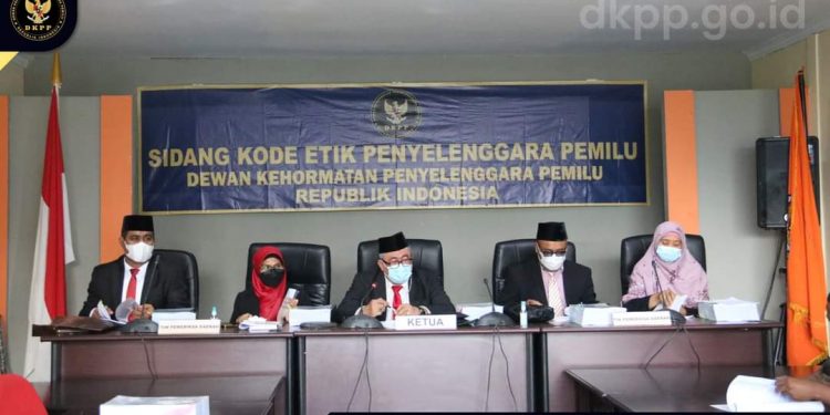 Diduga Melanggar Kode Etik, Anggota Bawaslu Boltim Terancam Dicopot