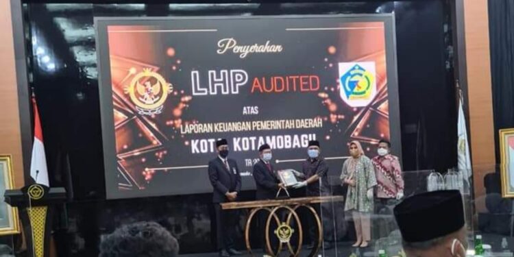 Bersama Walikota dan Wawali Terima Opini WTP, Mekal Apresiasi Kinerja Pemkot Kotamobagu