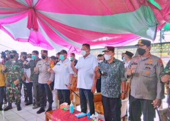Di Posko Perbatasan, Bupati Depri Terima Kunjungan Dua Gubernur Ini
