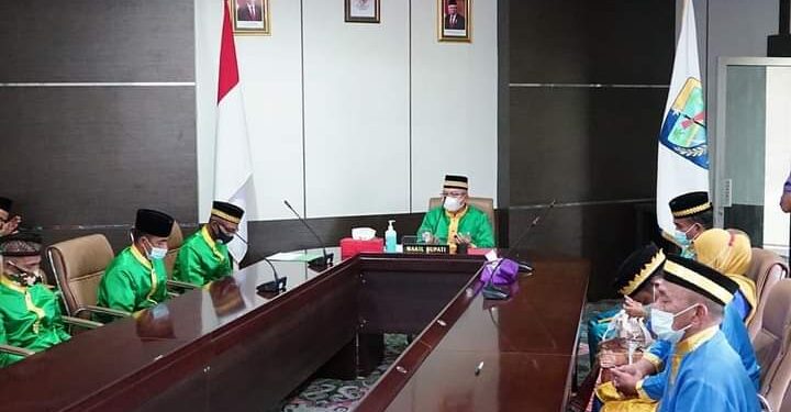 Jelang Idul Fitri 1442 Hijriah, Wabup Bolmut Terima Prosesi Adat Mopohabaru