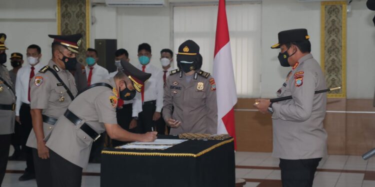 Kapolda Sulut Pimpin Sertijab 3 Pejabat Utama dan Lantik Kepala SPN