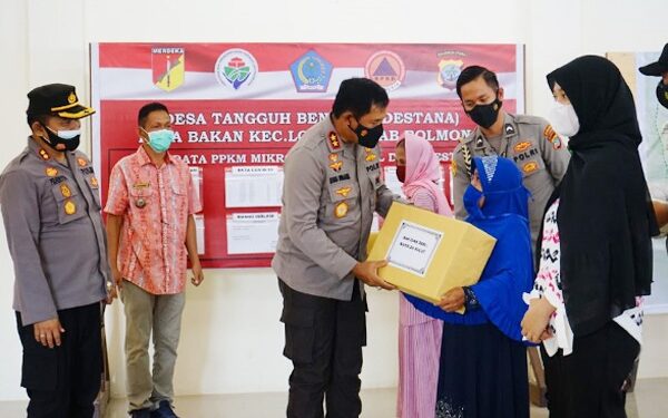 Kapolda Sulut dan Pangdam XIII/Merdeka Tinjau Kampung Tangguh Covid-19 di Bakan Bolmong