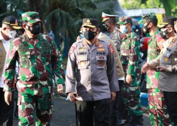 Tinjau Bangkalan Bareng Panglima TNI, Kapolri Paparkan Langkah Selamatkan Warga dari Risiko Covid-19