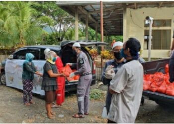 Hadapi Pandemi Bersama, PT PP Salurkan Bantuan CSR Ke Masyarakat Lingkar Proyek Bendungan Pindol