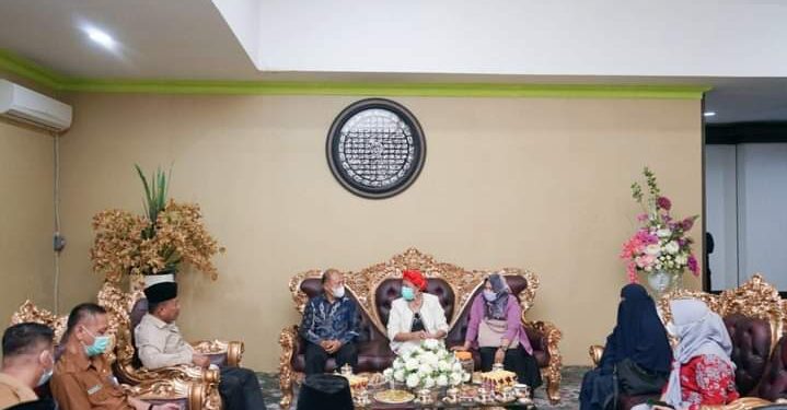 Bahas Kerjasama, Bupati Depri Terima Audiens Rektor UDK kotamobagu.