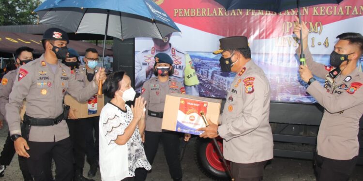 Tinjau Gerai Vaksin Presisi Brimob Polda Sulut, Kapolda Ajak Warga Ikut Program Vaksinasi Covid-19