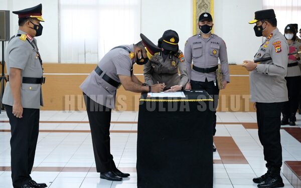 Kapolda Sulut Pimpin Sertijab Wakapolda, 2 Pejabat Utama Polda dan 4 Kapolres