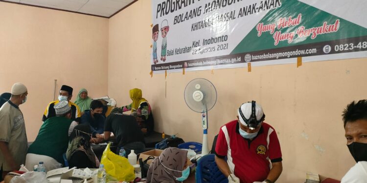 Khitanan 150 Anak, BAZNAS Bolmong Serahkan Piagam Untuk Pemerintah Kelurahan Inobonto I