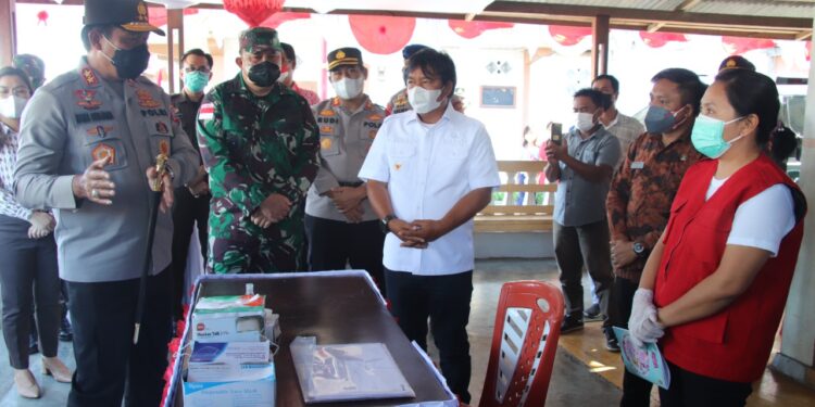 Pastikan Berjalan Baik, Kapolda Sulut Cek PPKM di Lowu Utara Mitra