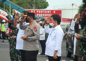 Panglima TNI dan Kabaharkam Polri Tinjau Vaksinasi di Halaman Kantor Gubernur Sulut