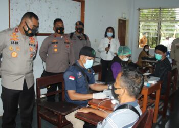 Wakapolda Sulut Tinjau Vaksinasi di Unklab, Ajak Masyarakat Tetap Patuhi Protokol Kesehatan