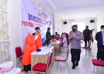 Kapolri Resmikan Gedung Baru Ponpes Assalam Sekaligus Tinjau Vaksinasi se-Jawa Barat